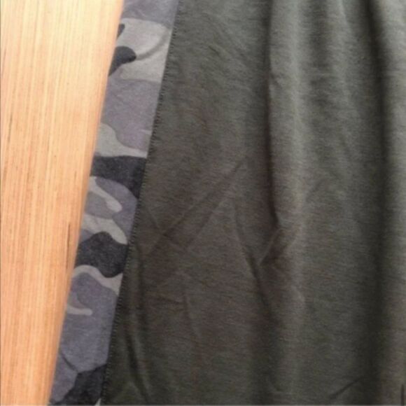 Women’s Splendid Camo Jogger Sweatpants - Picture 5 of 6
